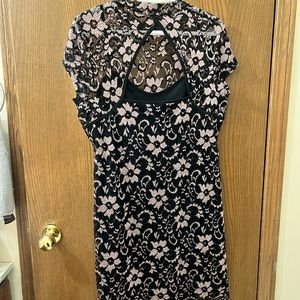 NOBO Dress XXL. Fits like a large. Black with pink flowers